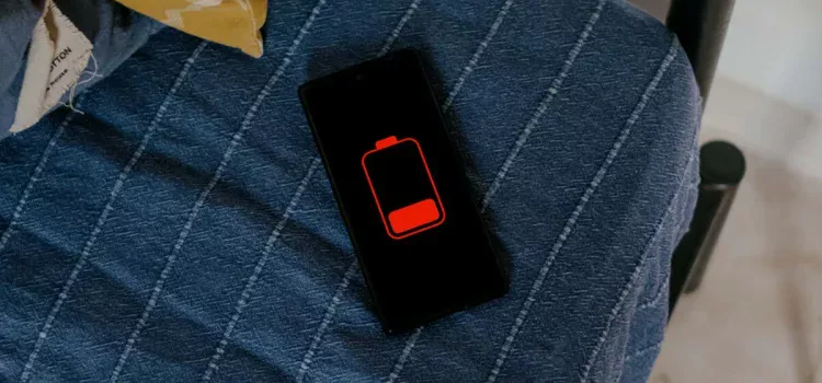 Warum entlädt sich der Akku eines Mobiltelefons, auch wenn es ausgeschaltet ist? Warum entlädt sich der Akku eines Mobiltelefons, auch wenn es ausgeschaltet ist?