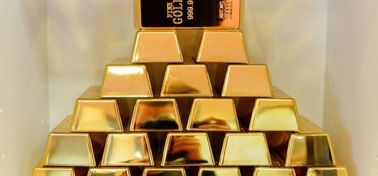 Entdeckung des Jahrhunderts | In einem bepflanzten Feld wurden Münzen und Goldbarren gefunden, die zu einem Land gehören