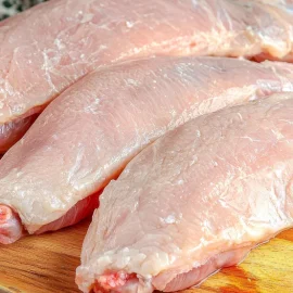 Das Fleisch ist zart wie kein anderes. Es enthält wenig Fett, ist aber reich an Eiweiß und Eisen.