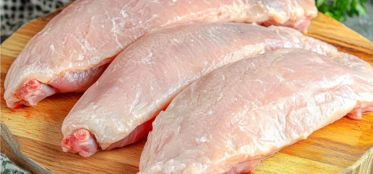 Das Fleisch ist zart wie kein anderes. Es enthält wenig Fett, ist aber reich an Eiweiß und Eisen. Das Fleisch ist zart wie kein anderes. Es enthält wenig Fett, ist aber reich an Eiweiß und Eisen.