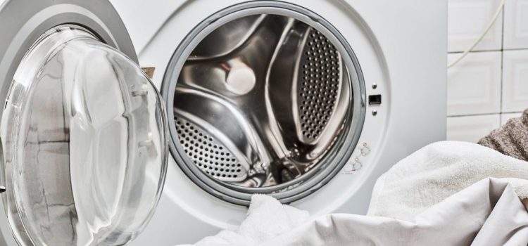 Was Sie mit einer Wasserflasche tun müssen, um die Leistung Ihrer Waschmaschine in diesem Winter zu verbessern, ohne etwas zusätzlich kaufen zu müssen