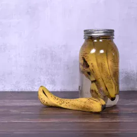 Bananenschalen und Wasser mit Backpulver: Warum wird diese Mischung empfohlen und wozu dient sie?