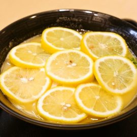 Das Kochen von Zitronenschalen und Nelken: Warum ist das empfehlenswert und wozu dient es?