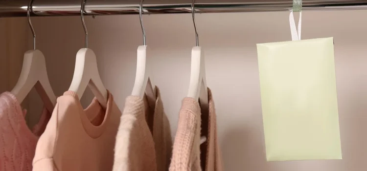 Geben Sie 4 Esslöffel in einen Leinenbeutel und legen Sie diesen zwischen die Regale im Schrank. Der herrliche Duft wirkt wie ein Parfüm auf Ihre Kleidung. Duft für den Schrank Geben Sie 4 Esslöffel in einen Leinenbeutel und legen Sie diesen zwischen die Regale im Schrank. Der herrliche Duft wirkt wie ein Parfüm auf Ihre Kleidung. Duft für den Schrank