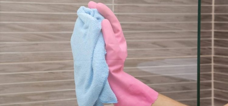 Ich knete und wische Flecken in der Duschkabine weg. Diese Methode ist so gut, dass die Hersteller von Chemikalien lieber nicht möchten, dass Sie davon erfahren. Entfernt Kalkablagerungen und Flecken in der Duschkabine Ich knete und wische Flecken in der Duschkabine weg. Diese Methode ist so gut, dass die Hersteller von Chemikalien lieber nicht möchten, dass Sie davon erfahren. Entfernt Kalkablagerungen und Flecken in der Duschkabine