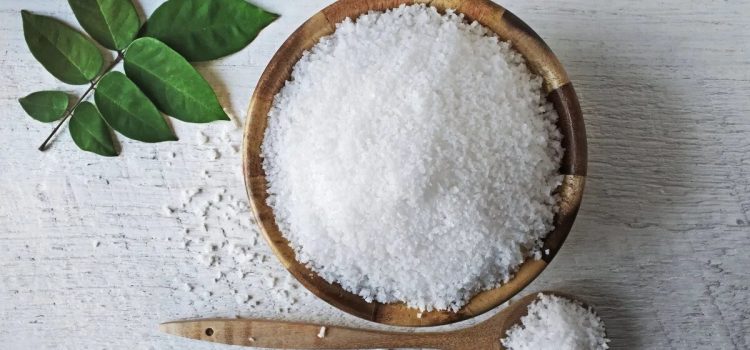 Das Besprühen der Matratze mit Wasser und Bikarbonat: Warum wird empfohlen, dies einmal im Monat zu tun, und wozu ist das gut?