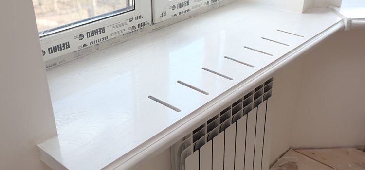 Installieren Sie es über dem Heizkörper. Die Wärme wird das ganze Haus füllen und Ihre Heizkosten werden sinken.