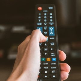 So verwenden Sie Ihr Mobiltelefon als Fernbedienung für Ihren Fernseher